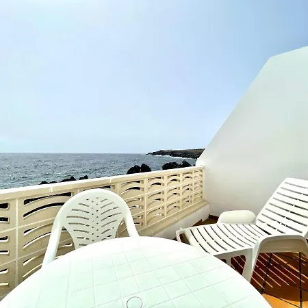 アパート Oceanfront A Few Meters From The Beach *