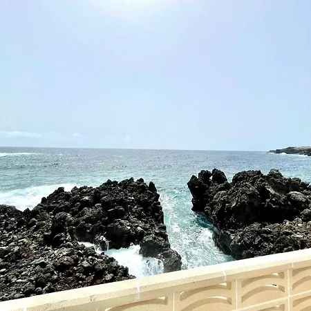 アパート Oceanfront A Few Meters From The Beach